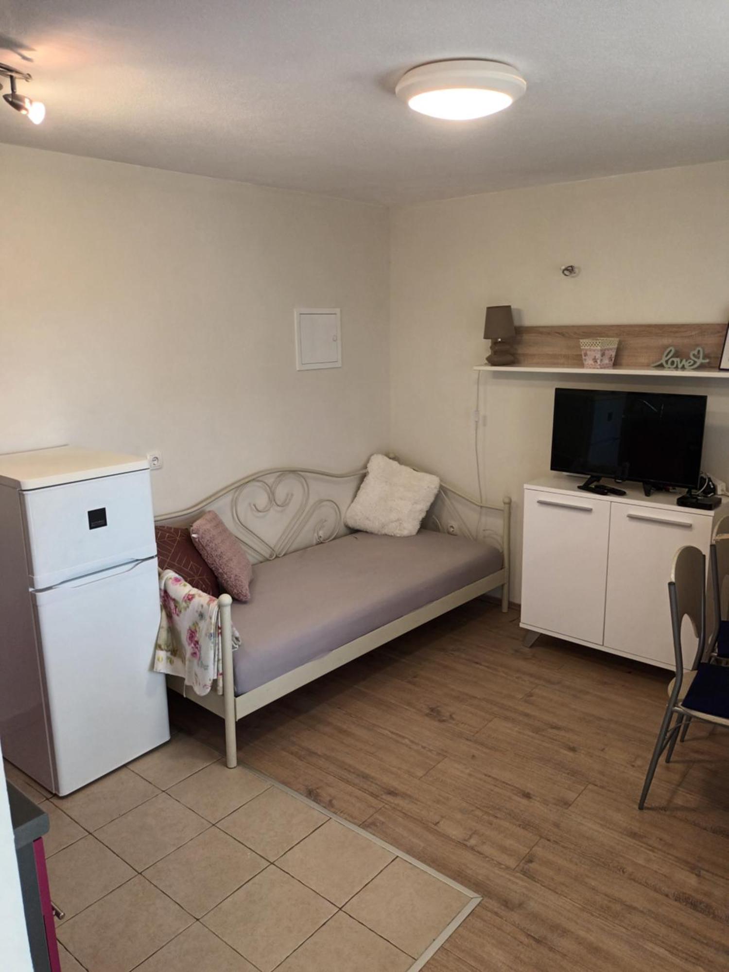 Maro Apartment